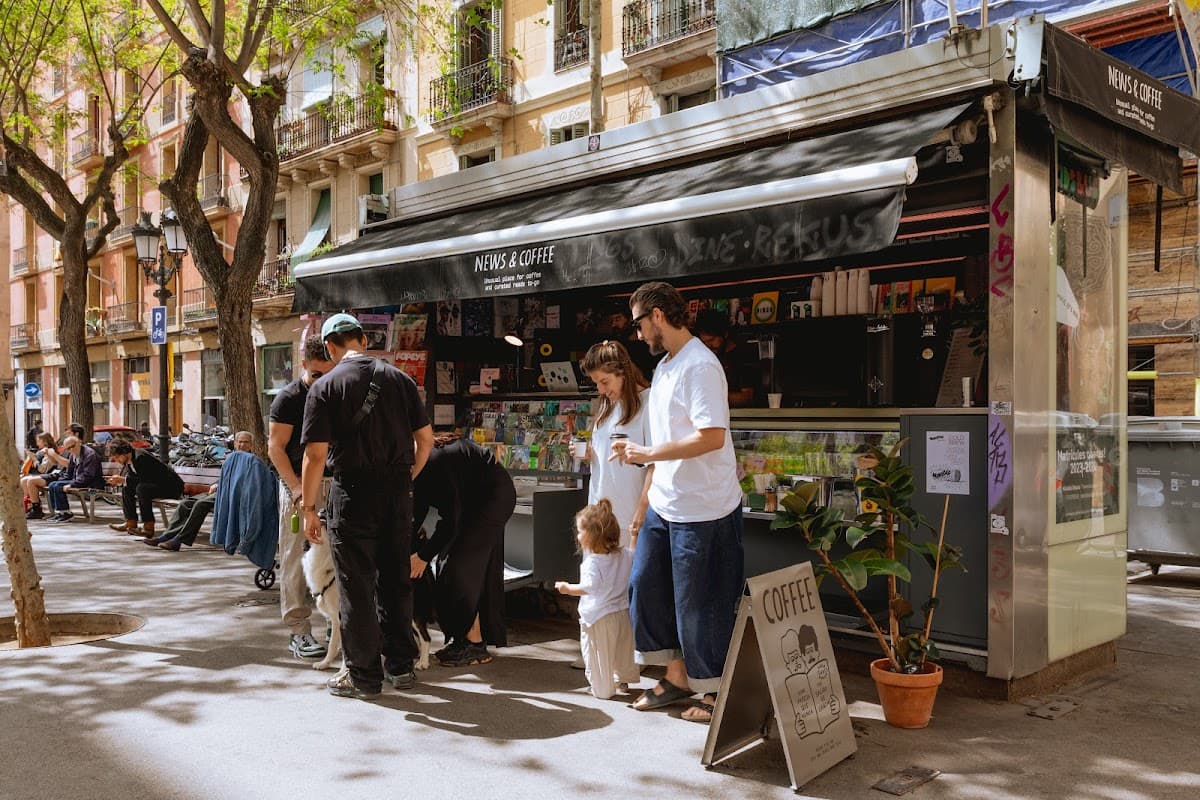 News & Coffee - specialty coffee shop in Gràcia