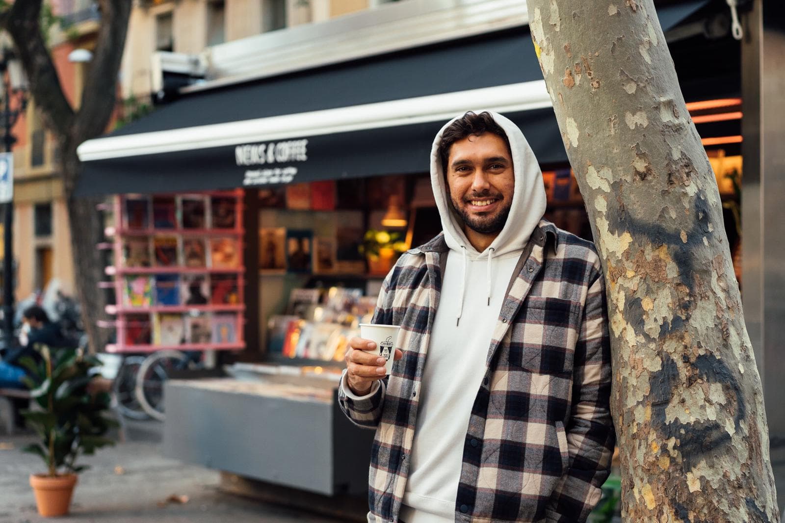 News & Coffee - specialty coffee shop in Gràcia