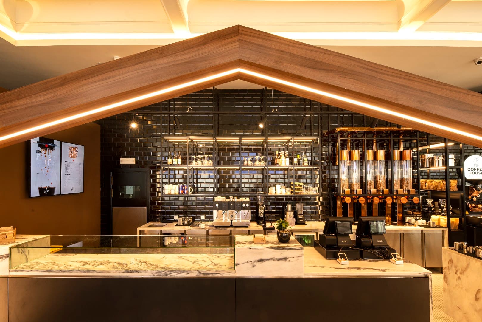 Delta Coffee House Experience - Porto - specialty coffee shop in Porto
