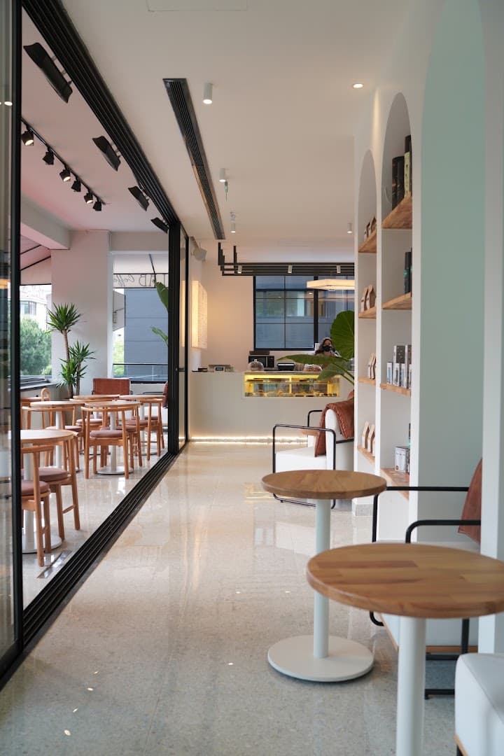 Meet Lab Coffee - specialty coffee shop in Istanbul