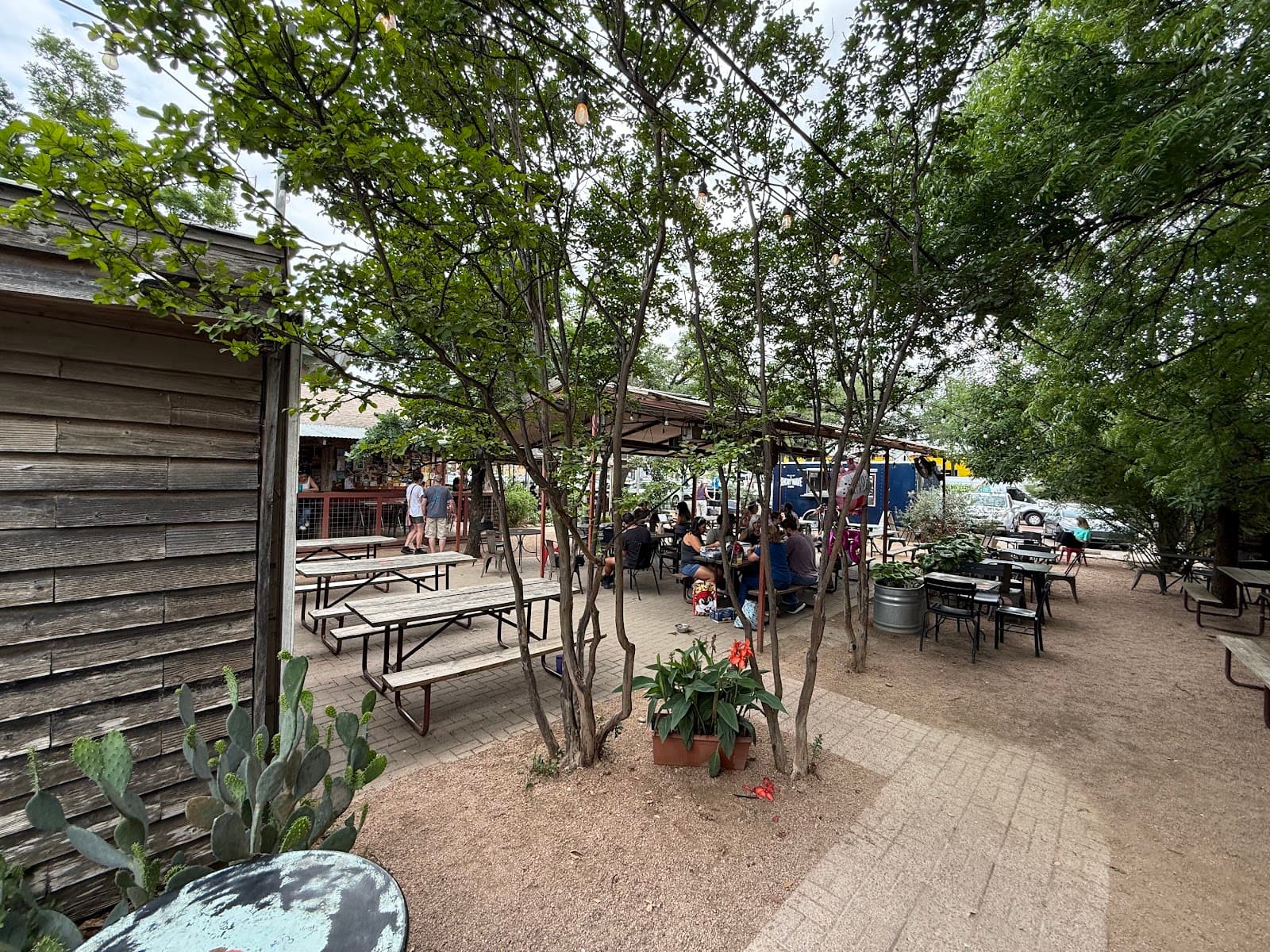 Radio Coffee & Beer - specialty coffee shop in South Lamar