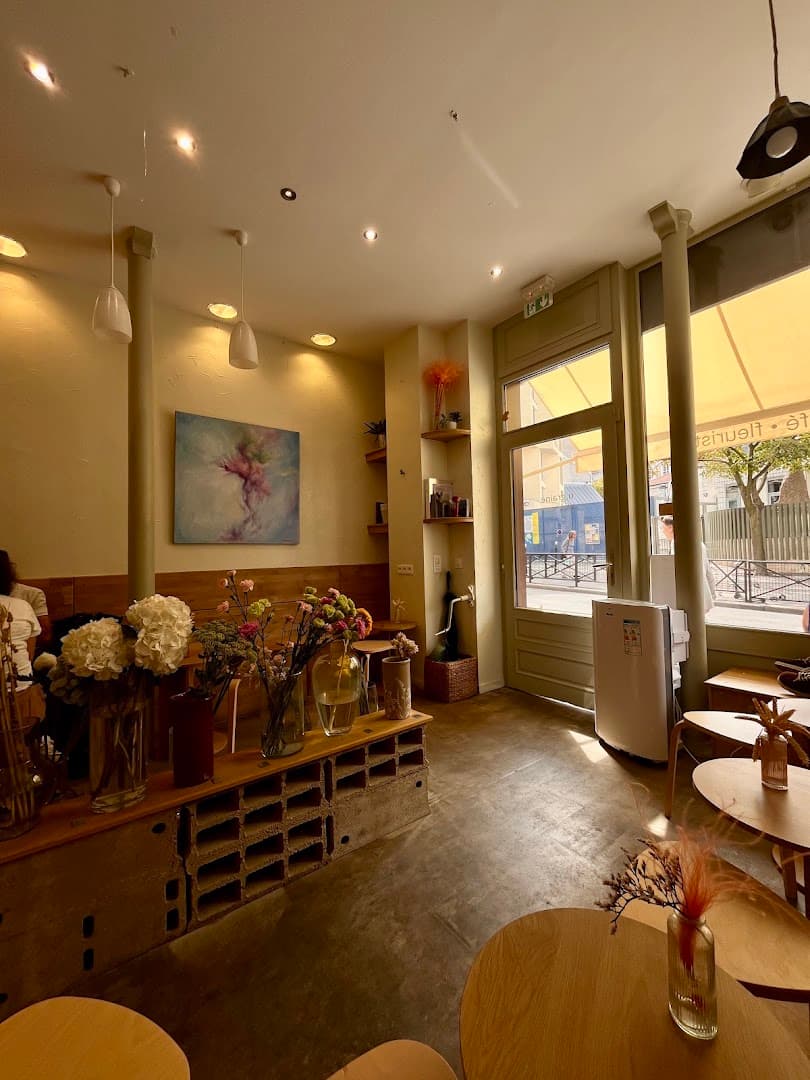 u.graine – сafé fleuriste - specialty coffee shop in Paris