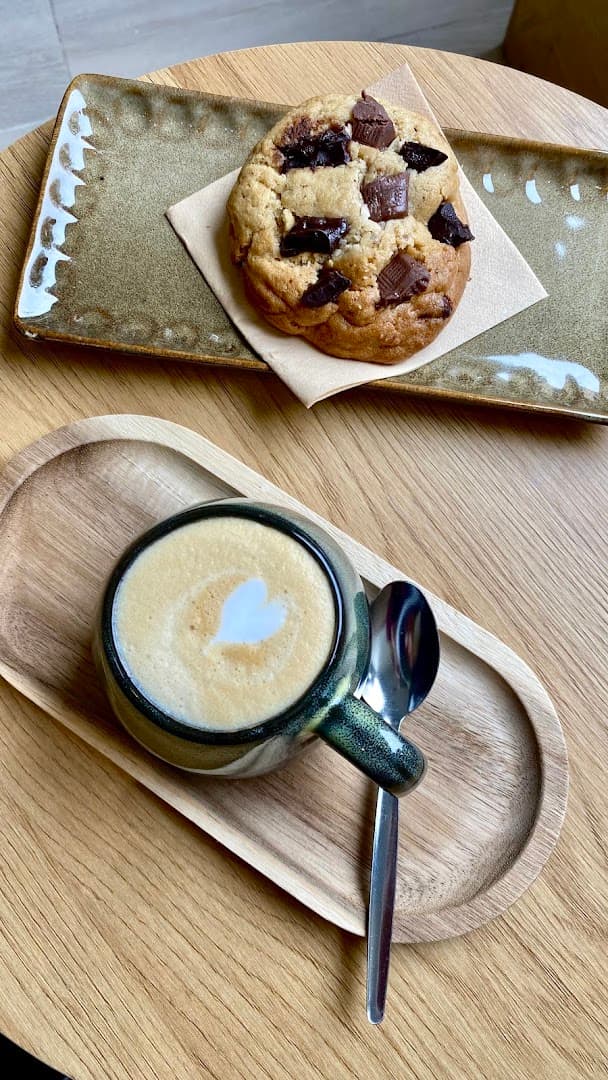 u.graine – сafé fleuriste - specialty coffee shop in Paris