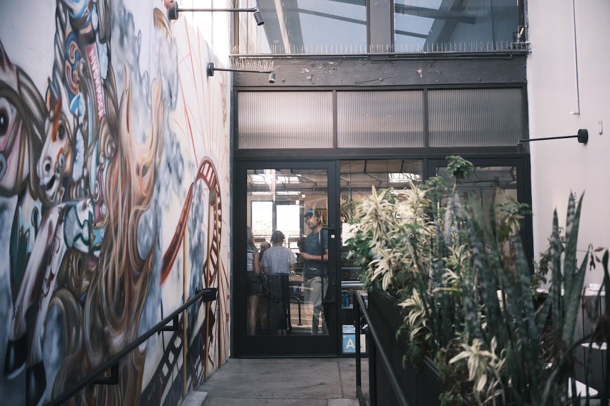 Intelligentsia Coffee Venice specialty coffee shop in Los Angeles - photo 9