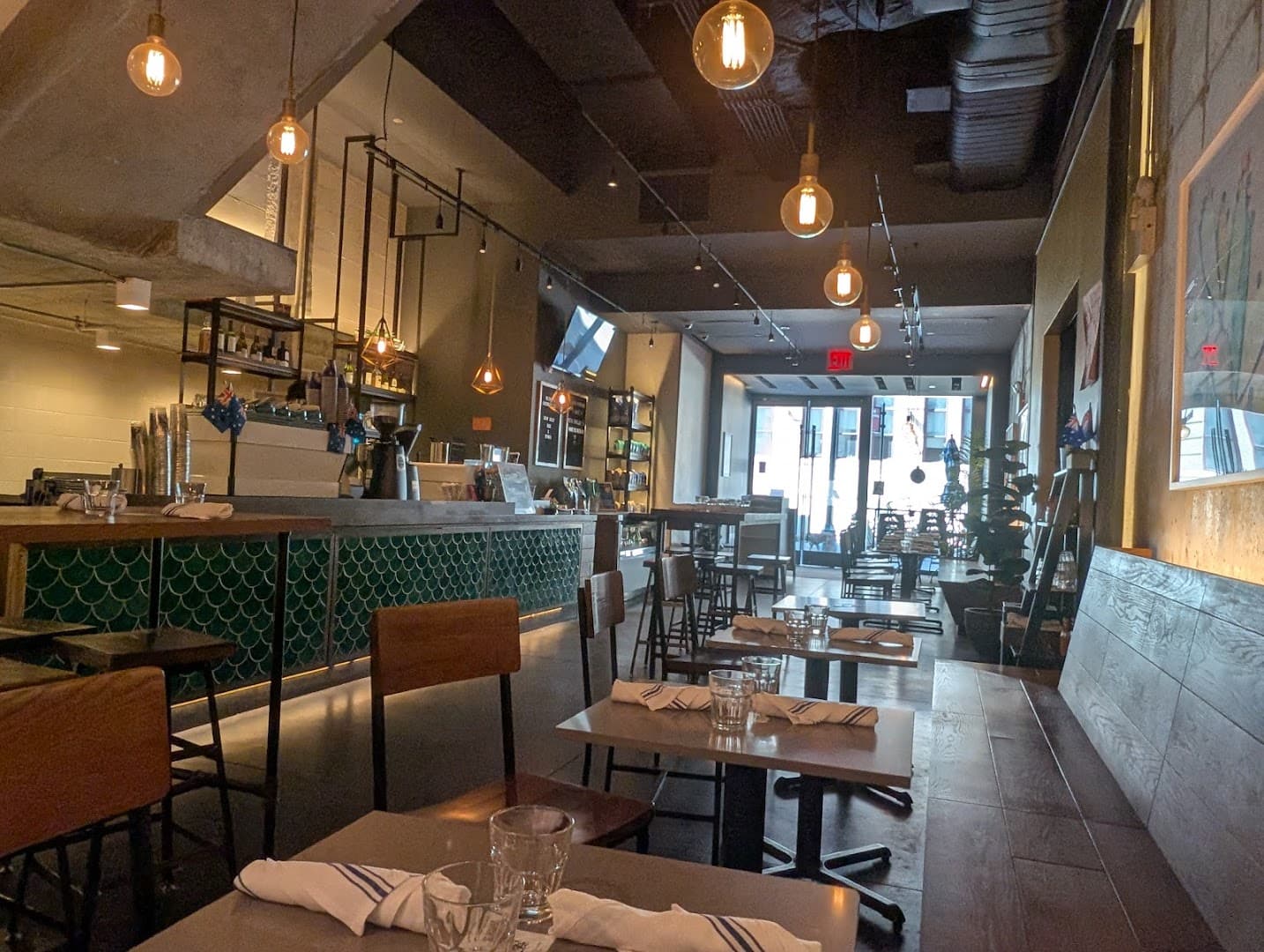 Bluestone Lane Manhattan West Café - specialty coffee shop in Hudson Yards