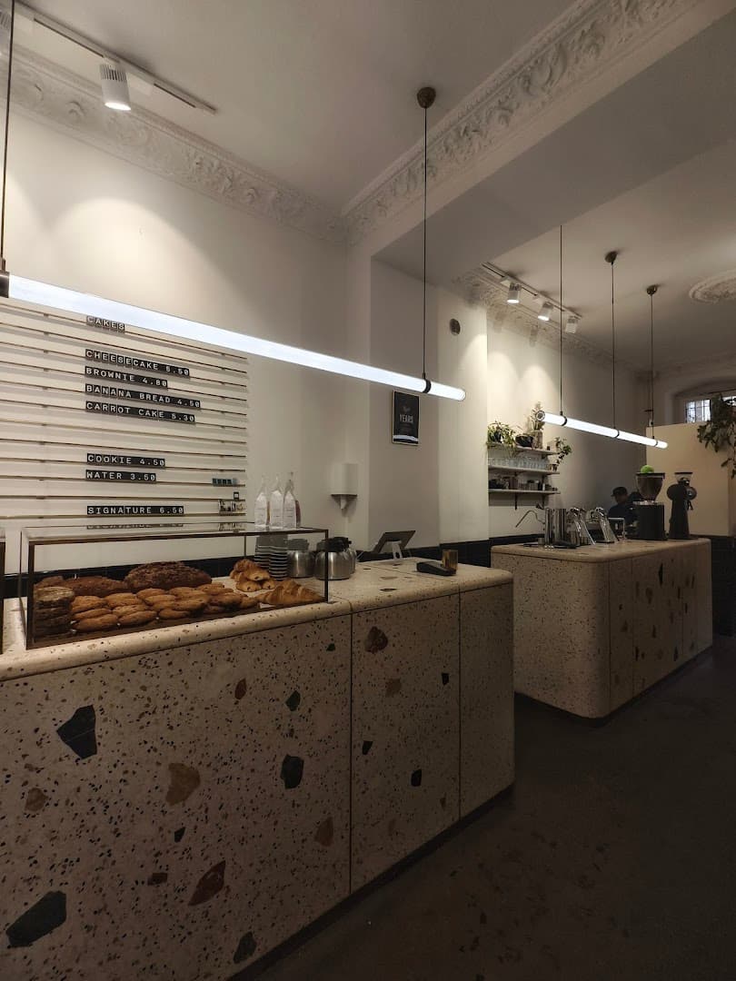 Five Elephant Mitte specialty coffee shop in Berlin - photo 10