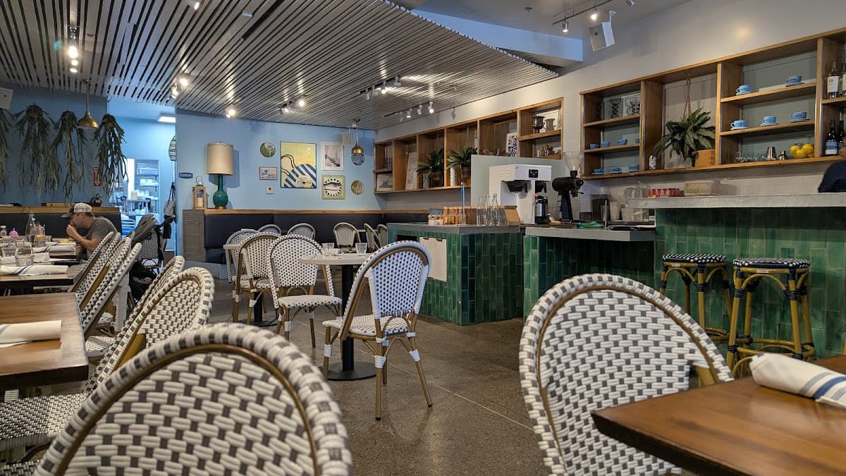 Bluestone Lane - Steiner St Café - specialty coffee shop in Marina District