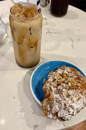 Bluestone Lane - Steiner St Café - specialty coffee shop in Marina District