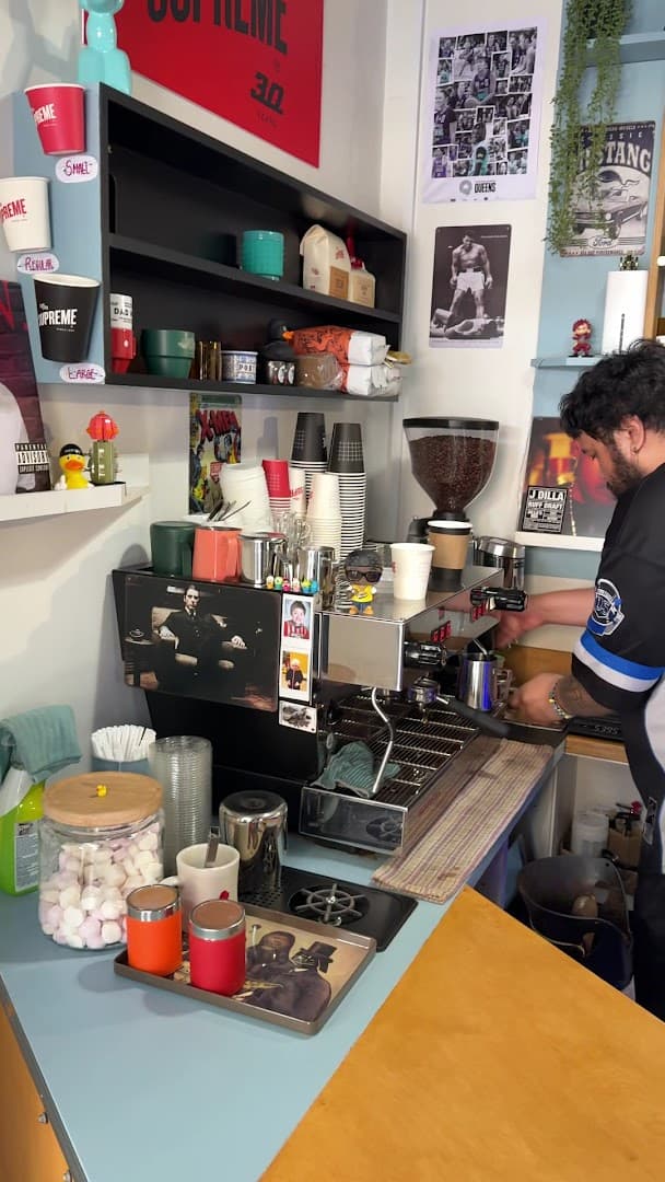 Dylan's - specialty coffee shop in Wellington Central