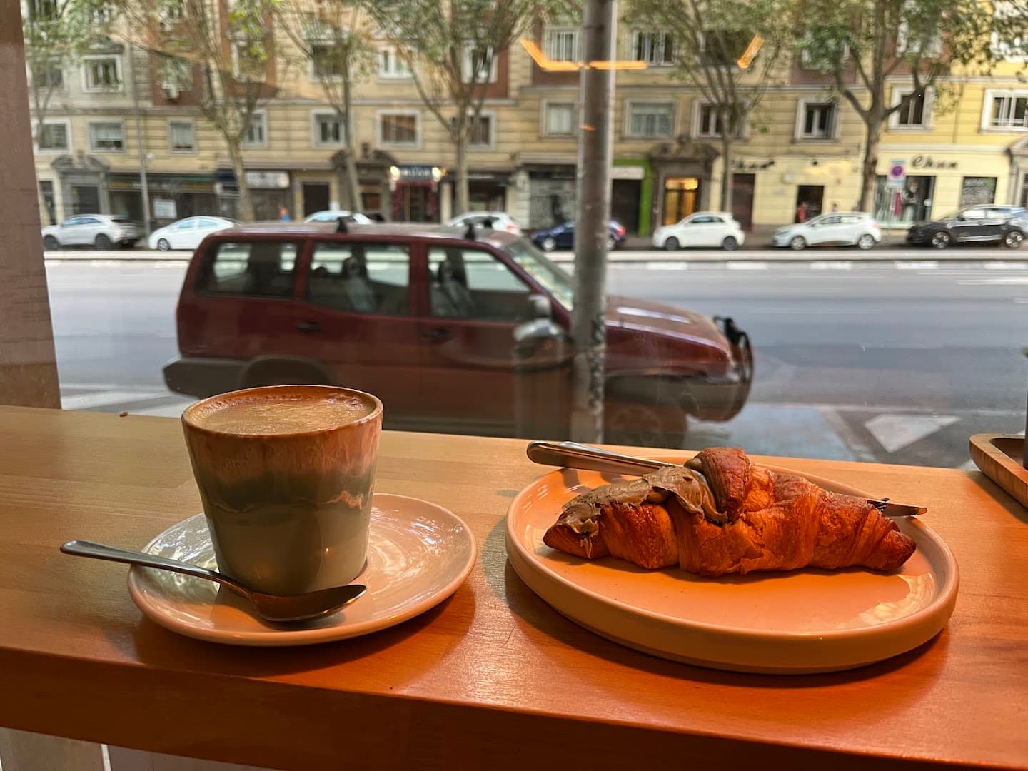 KAFFEEINA specialty coffee shop in Madrid - photo 8