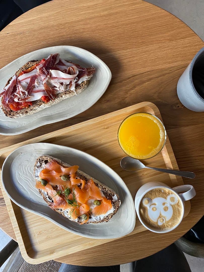 KAFFEEINA - specialty coffee shop in Madrid