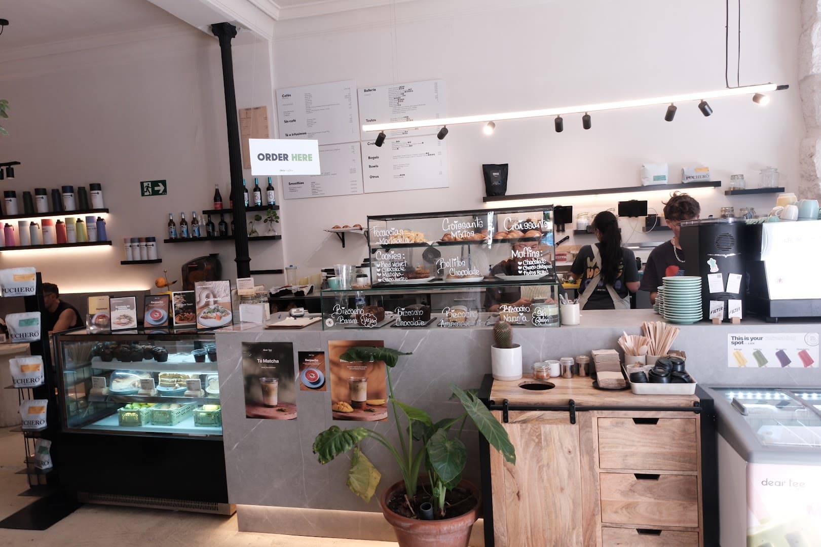 BRUTAL specialty coffee shop in Madrid - photo 9