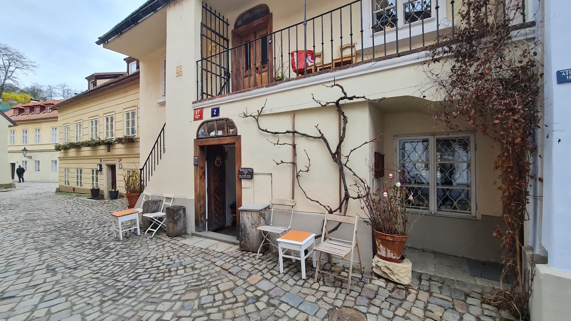 Storefront of Kavárna Nový Svět, specialty coffee shop in Prague