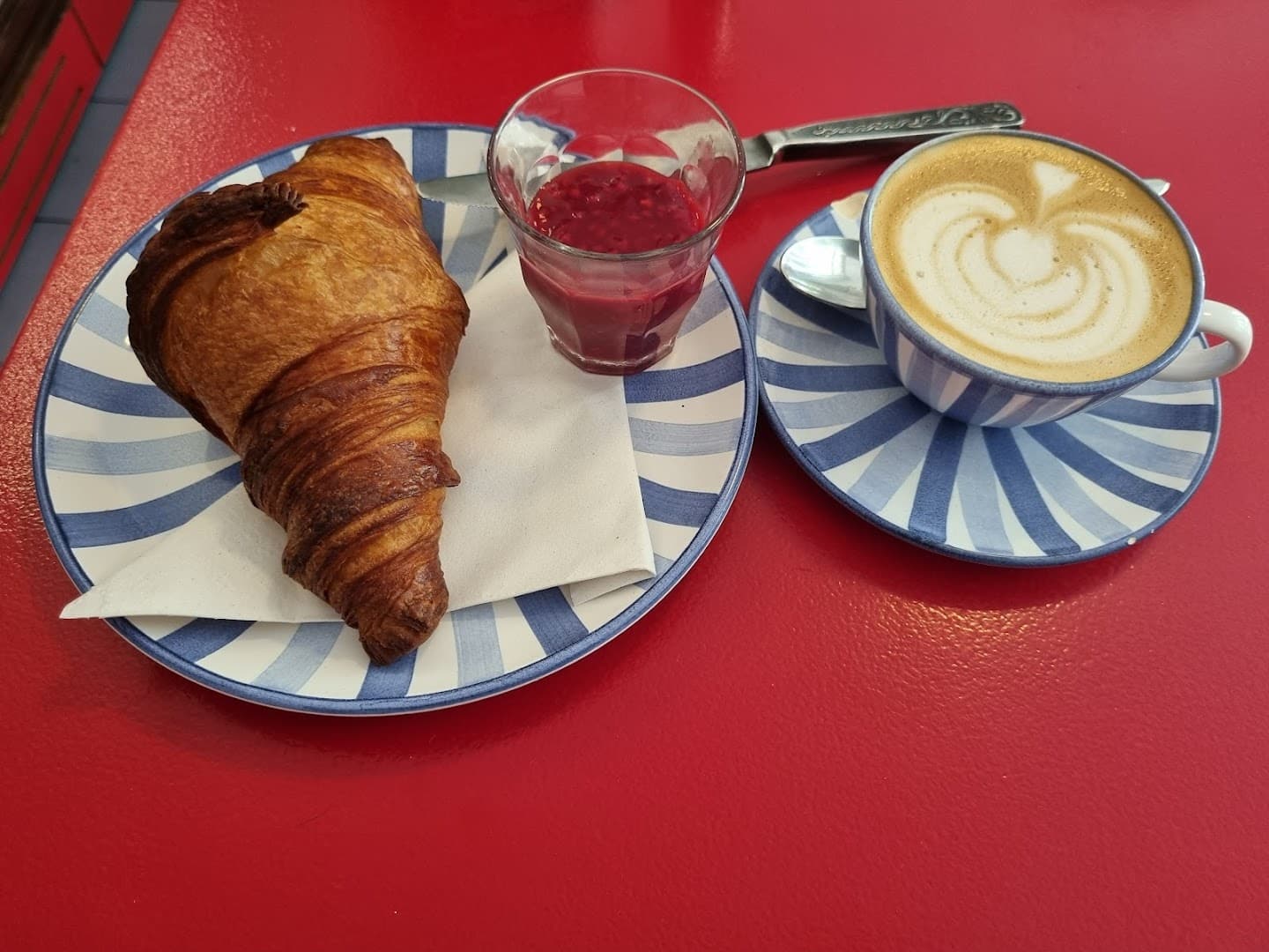 Kajumi specialty coffee shop in Berlin - photo 7