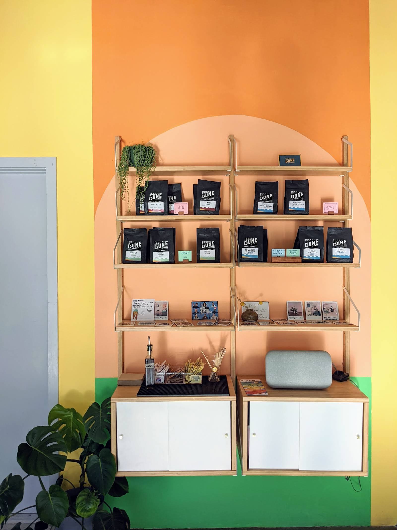 Eyes Peeled Coffee specialty coffee shop in Los Angeles - photo 11