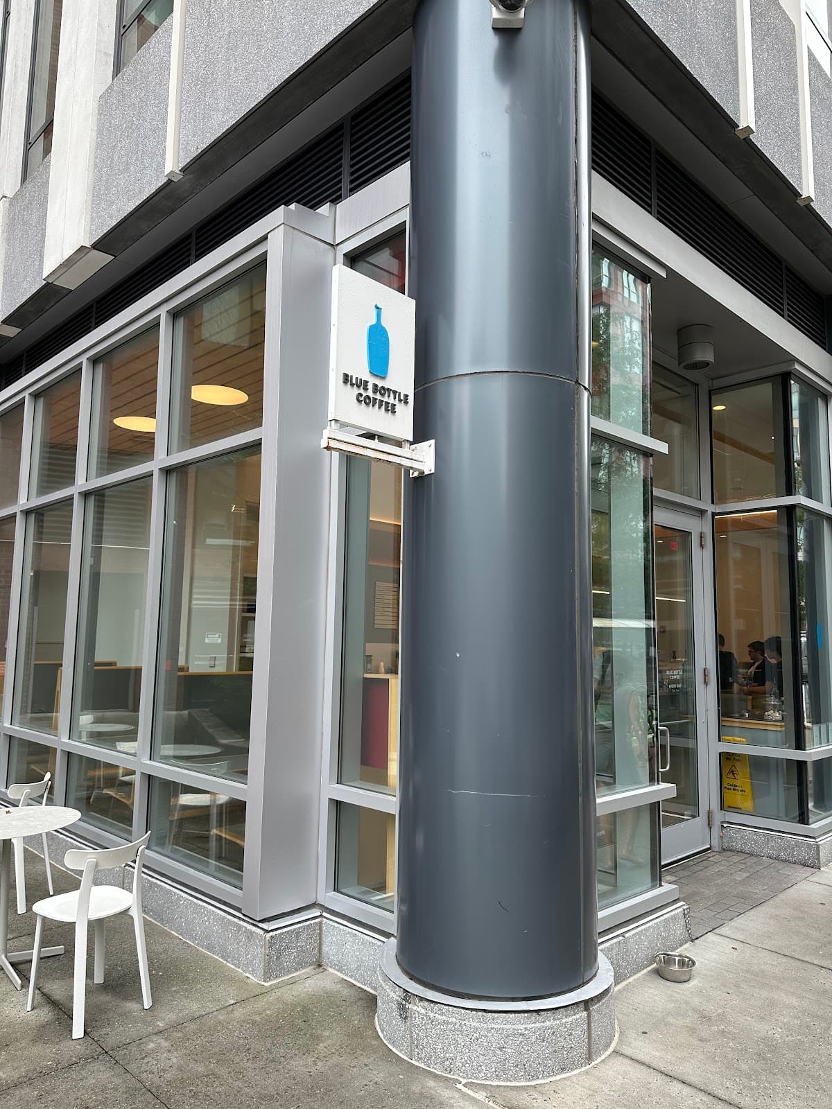 Blue Bottle Coffee - specialty coffee shop in Area 2/MIT