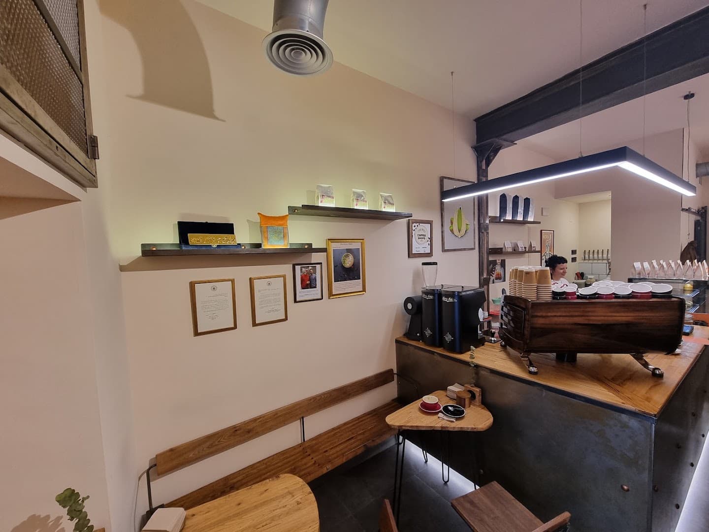 NAJI SPECIALTY COFFEE — specialty coffee in Madrid