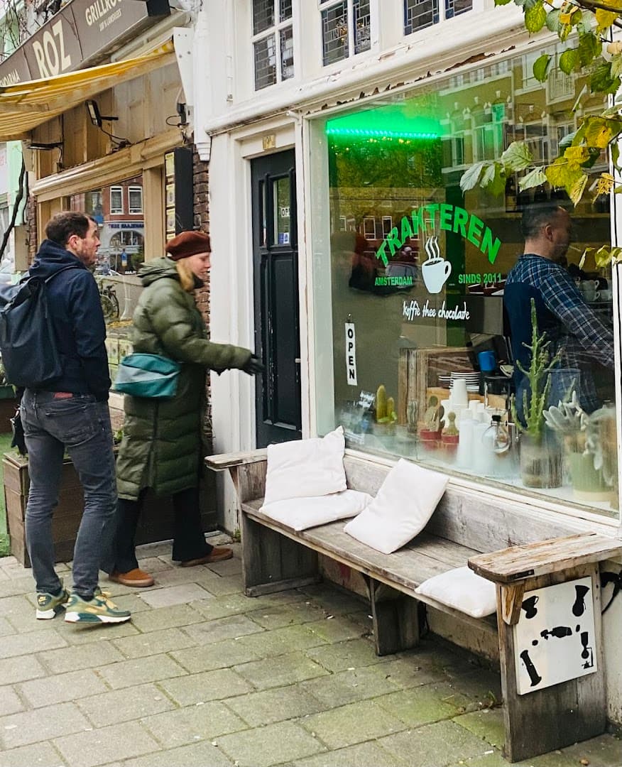 Trakteren specialty coffee shop in Amsterdam - photo 10