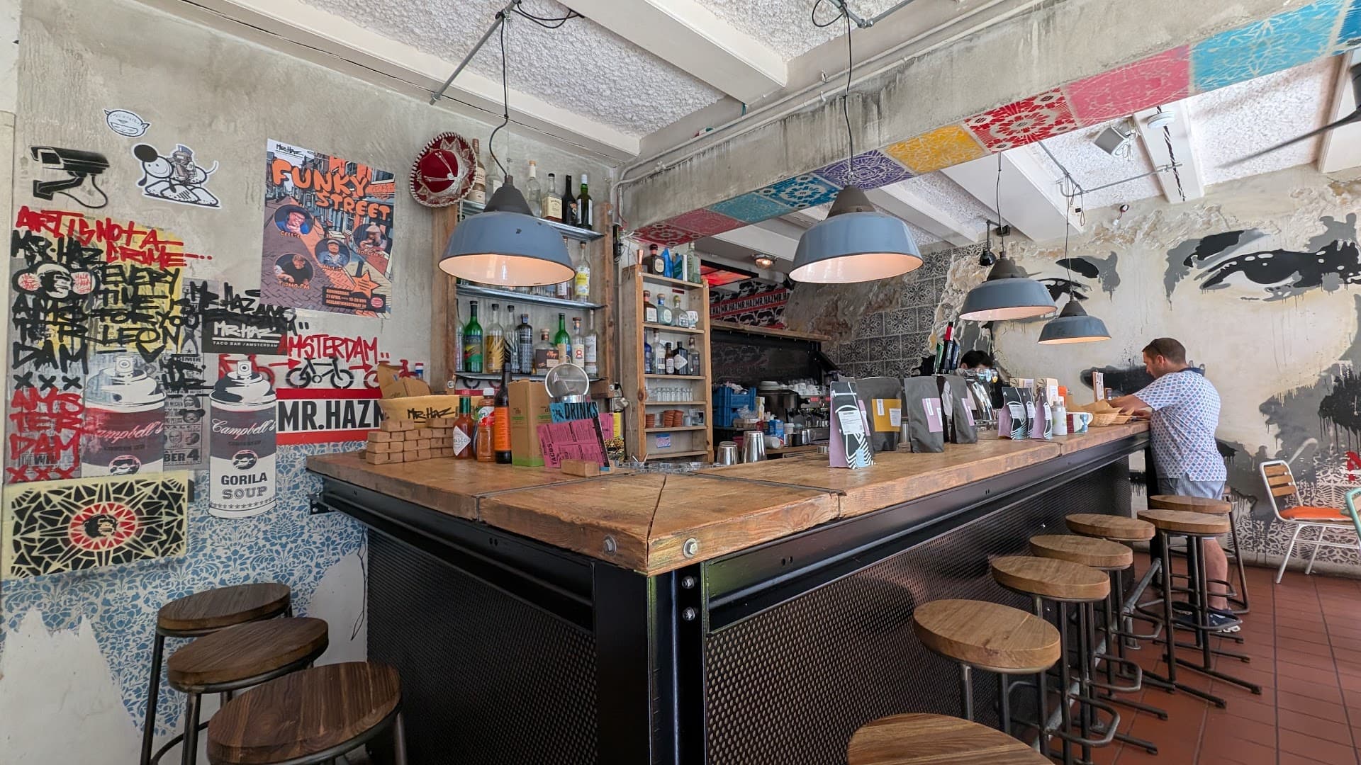Mr Haz Coffee Bar - specialty coffee shop in Amsterdam