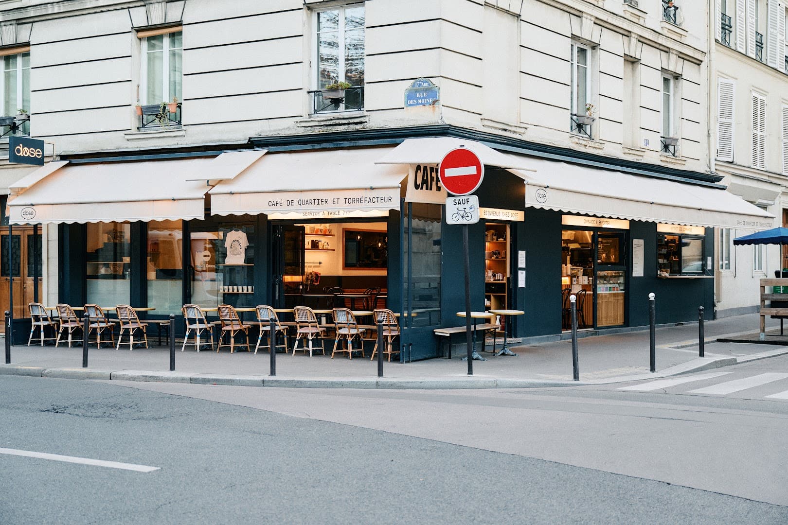 Café Dose - specialty coffee shop in Paris