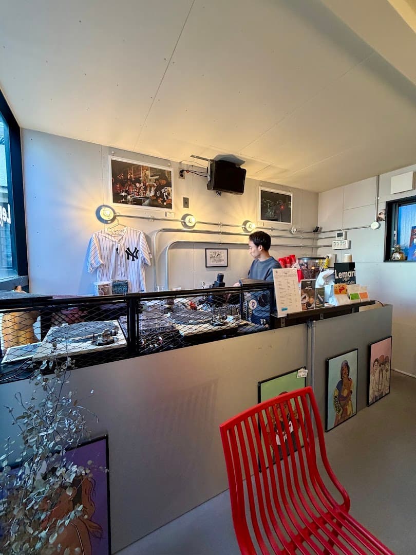 Lemari Coffee - specialty coffee shop in Tokyo
