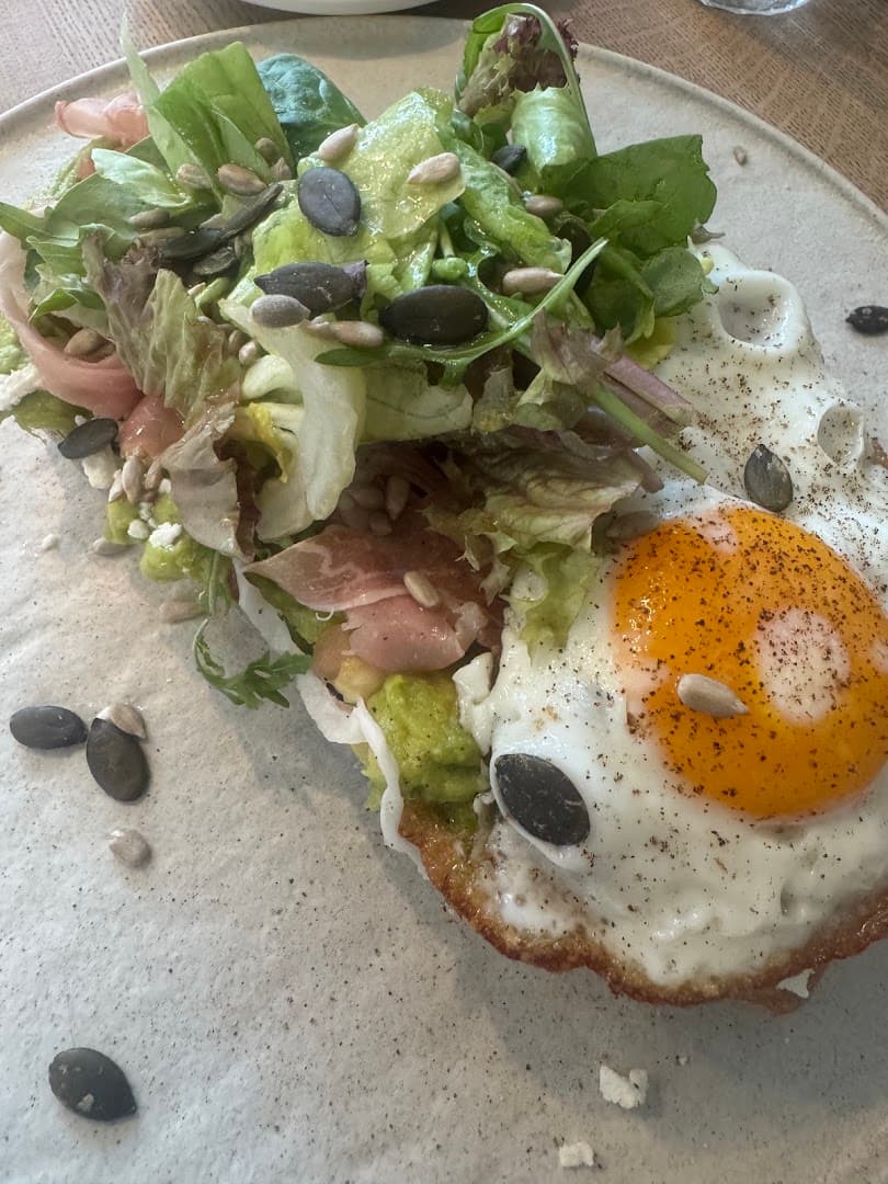 Bros Beans & Beats - specialty coffee shop in Kreis 4