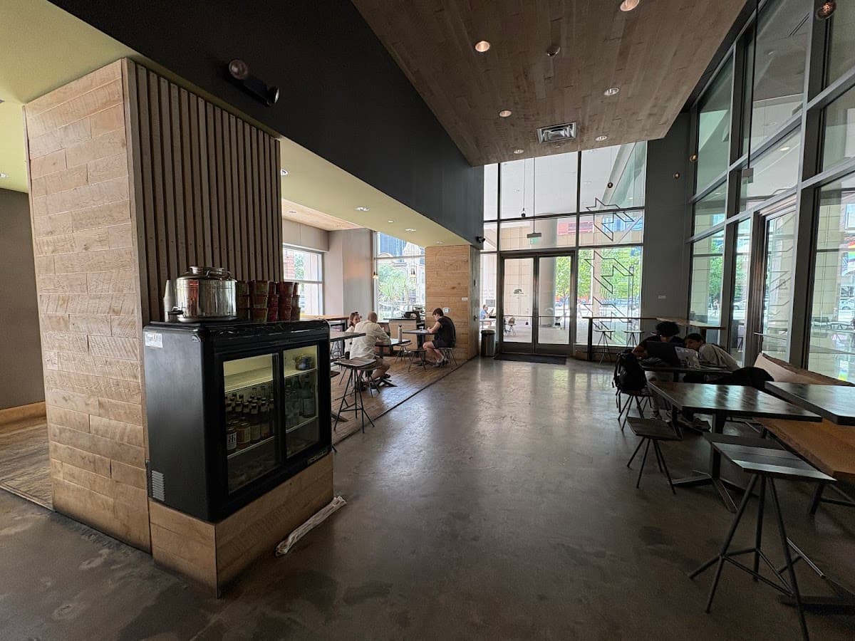 Houndstooth Coffee specialty coffee shop in Austin - photo 4