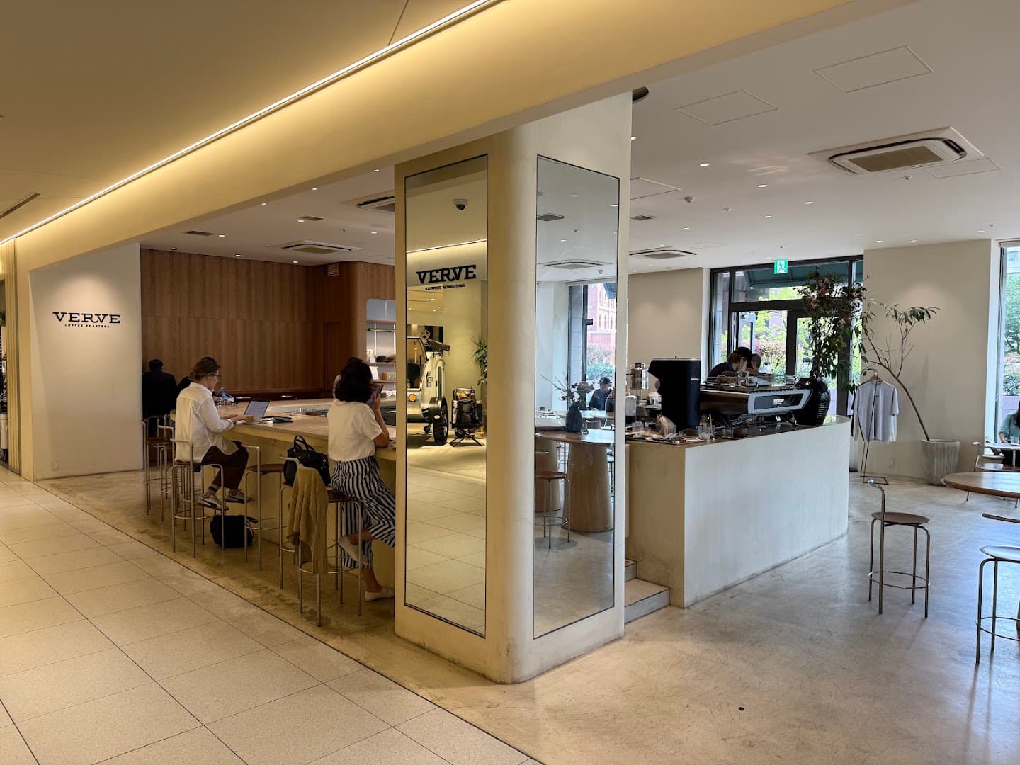 VERVE COFFEE ROASTERS - specialty coffee shop in Tokyo