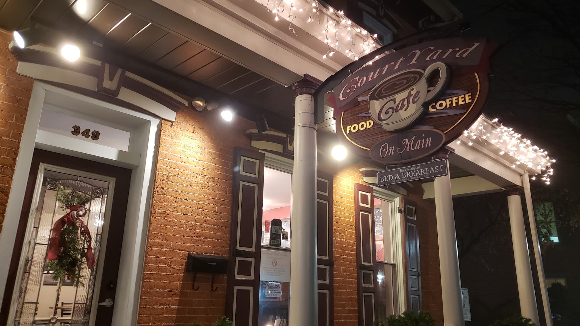 Storefront of Courtyard Cafe on Main, specialty coffee shop in Lancaster