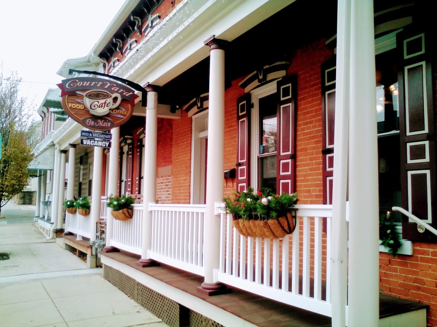 Storefront of Courtyard Cafe on Main, specialty coffee shop in Lancaster