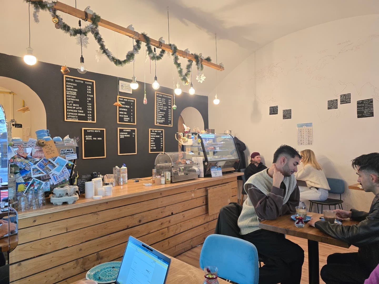 Coffee Junkie Pilgramgasse - specialty coffee shop in Vienna