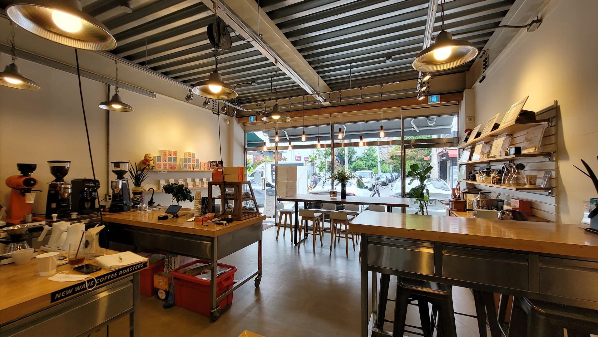 뉴웨이브 커피 로스터스 New Wave Coffee Roasters - specialty coffee shop in Seoul