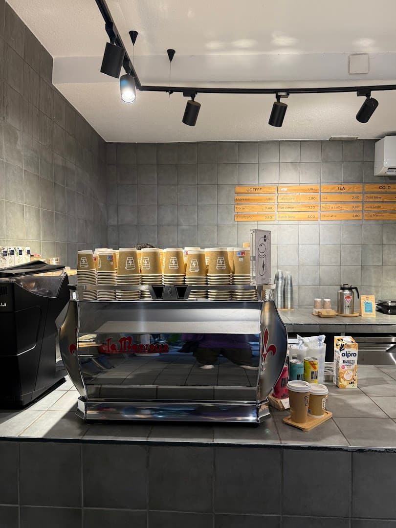Syra Coffee - Sagrada Familia specialty coffee shop in Barcelona - photo 4