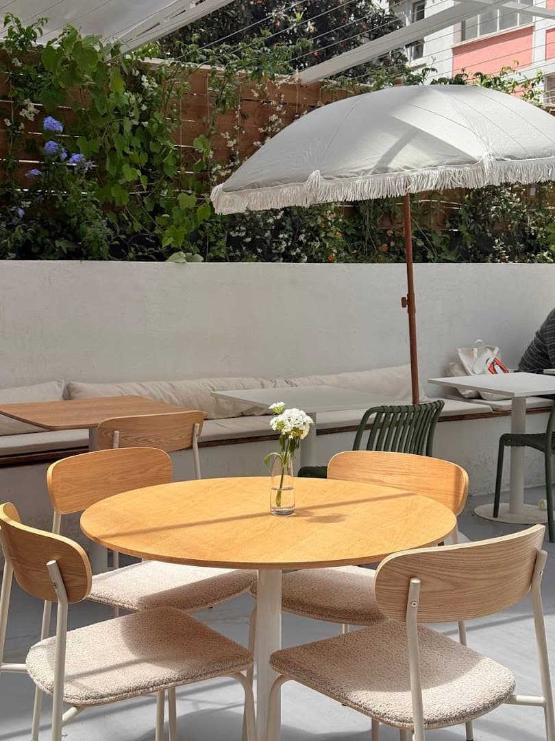 Instant Crunch Saldanha - specialty coffee shop in Lisbon