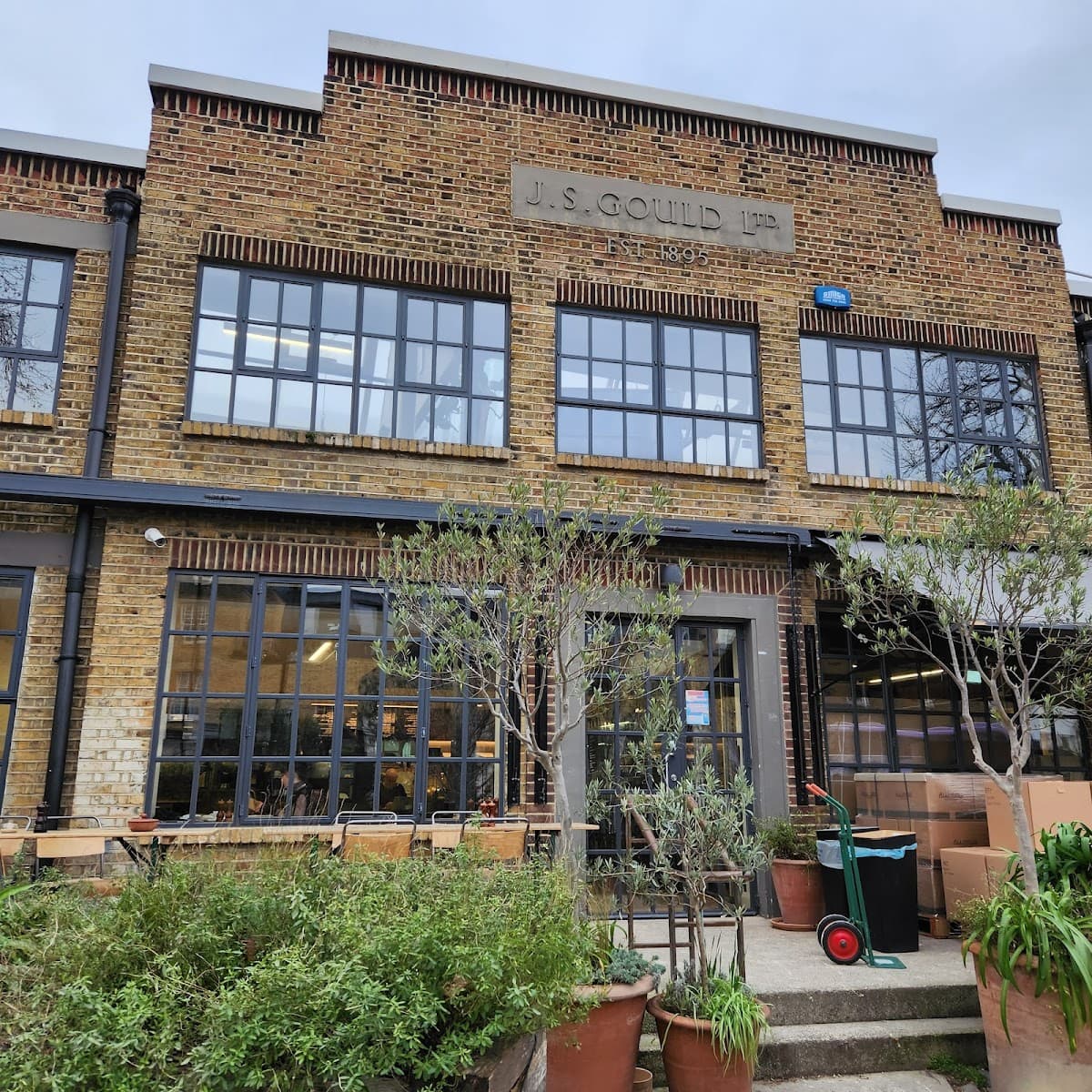 Allpress Espresso Roastery and Cafe specialty coffee shop in London - photo 4