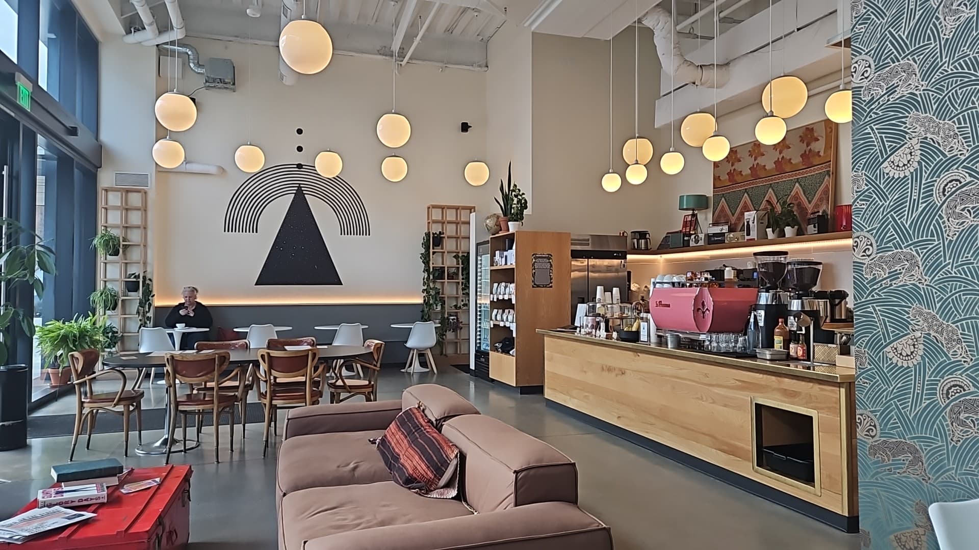 Broadcast Coffee - specialty coffee shop in Boise