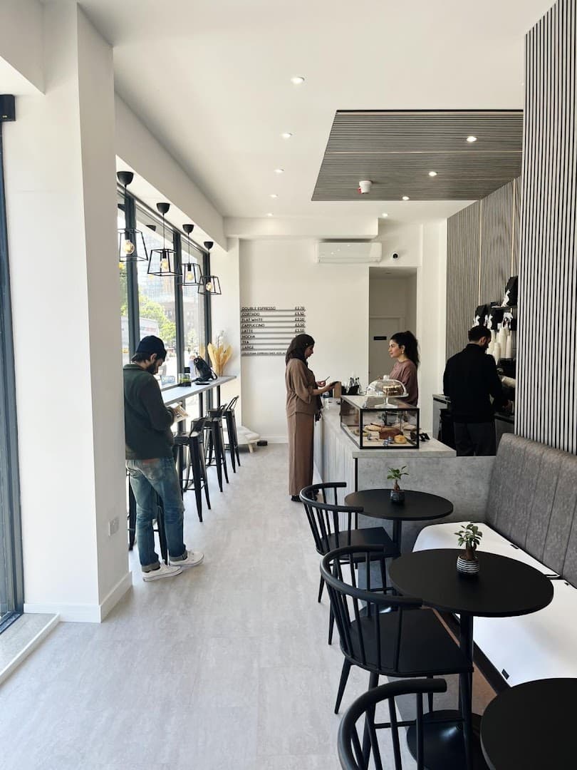 Echo Espresso specialty coffee shop in London - photo 2