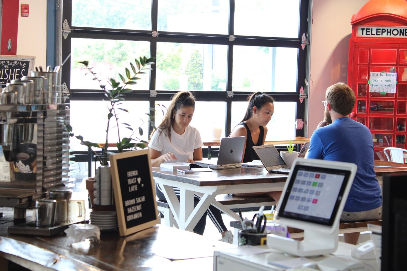 Red Bicycle Coffee & Crepes - specialty coffee shop in Nashville