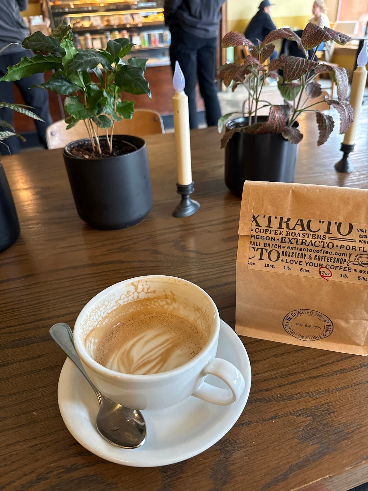 Extracto Coffee Roasters - specialty coffee shop in Concordia