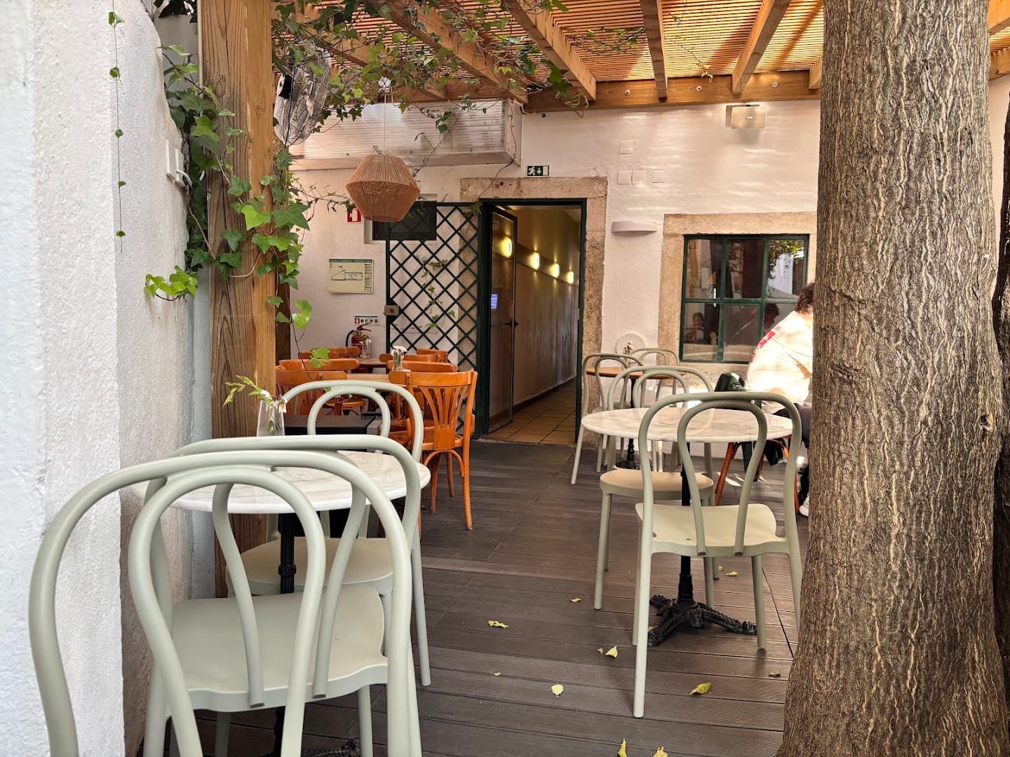 Instant Crunch: brunch & specialty coffee - specialty coffee shop in Lisbon