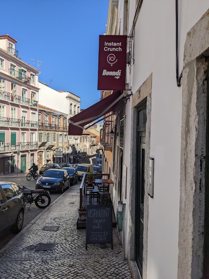 Instant Crunch: brunch & specialty coffee - specialty coffee shop in Lisbon