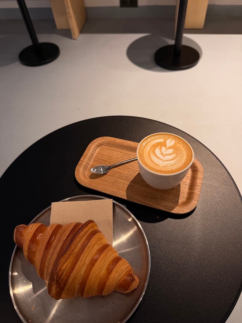 The Fix Coffee Roasters specialty coffee shop in Madrid - photo 6