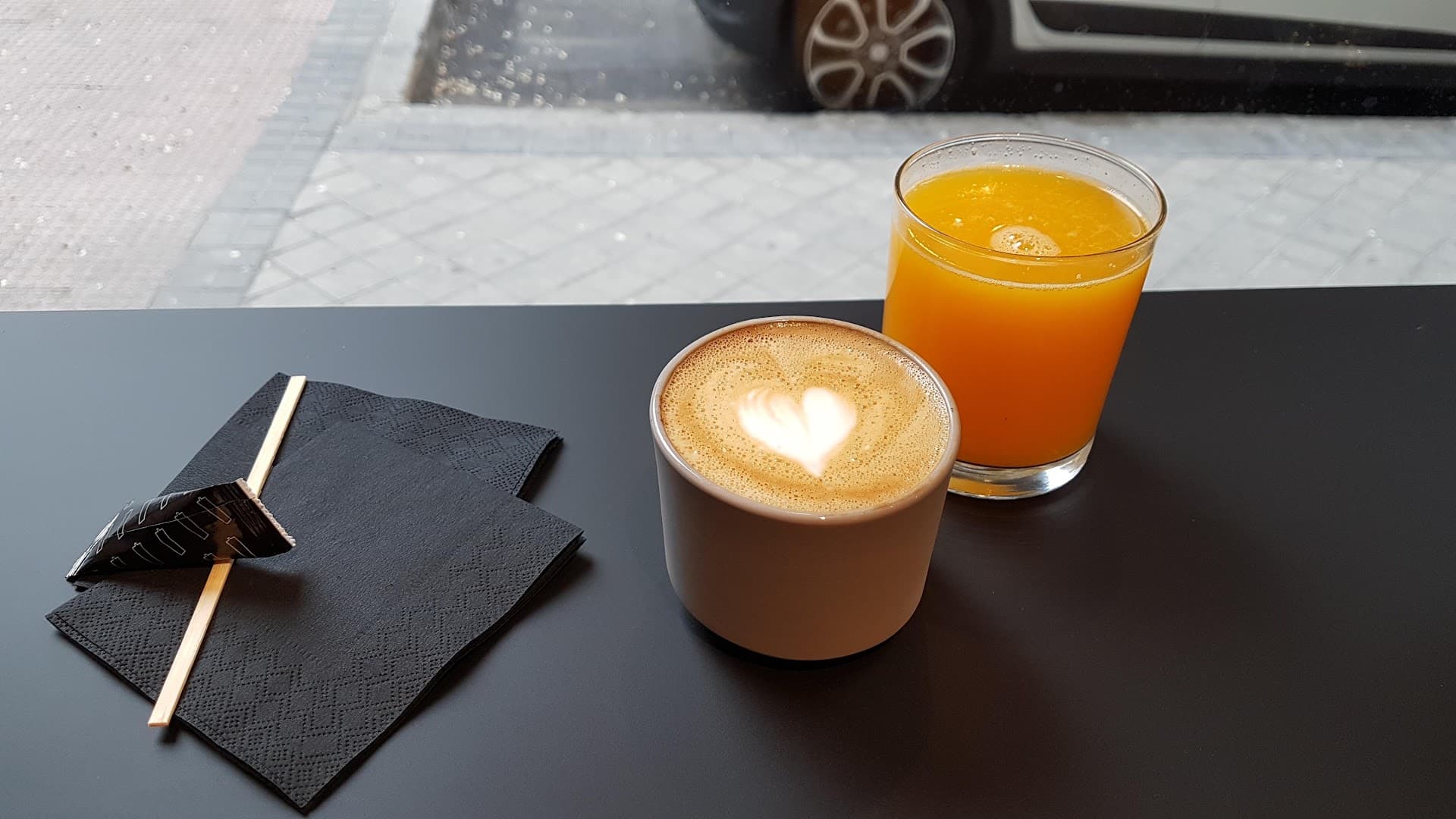 Black Poplar Espresso - specialty coffee shop in Madrid