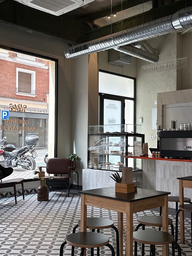 9 Lives Specialty Coffee & Brunch - specialty coffee shop in Madrid