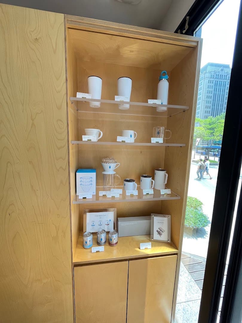 Blue Bottle Samseong Cafe - specialty coffee shop in Seoul