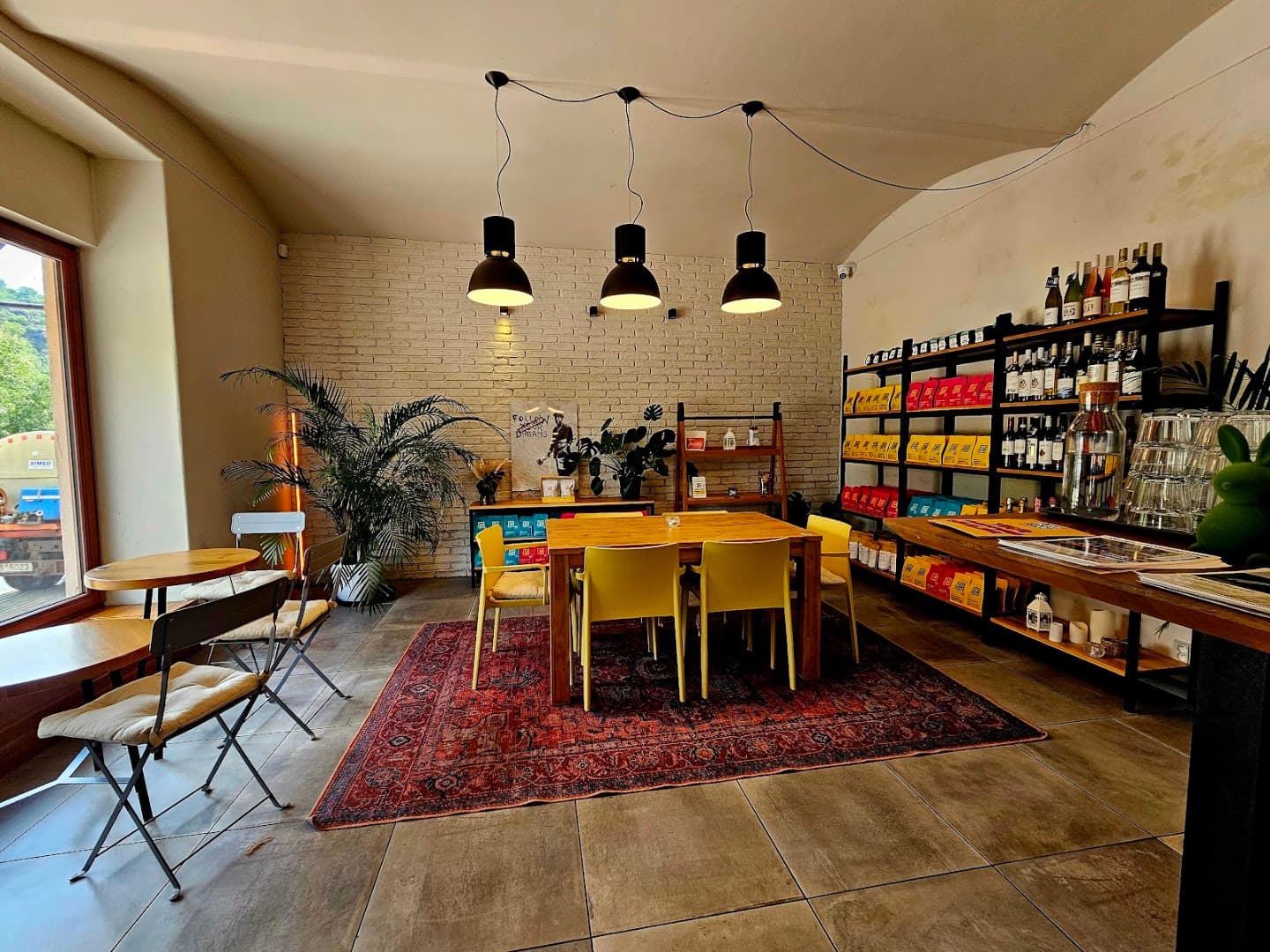 Interior of DISTRICT 25 | specialty coffee & wine, specialty coffee shop in Prague