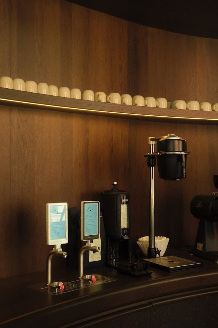 élan - specialty coffee shop in Sentrum