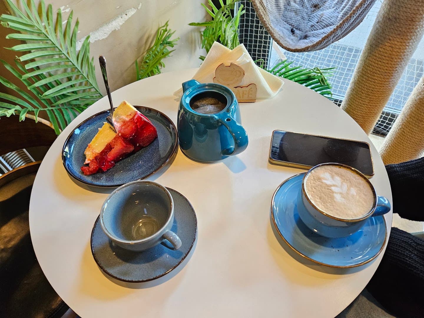 Coffee at Miau Cafe, specialty coffee shop in Warsaw