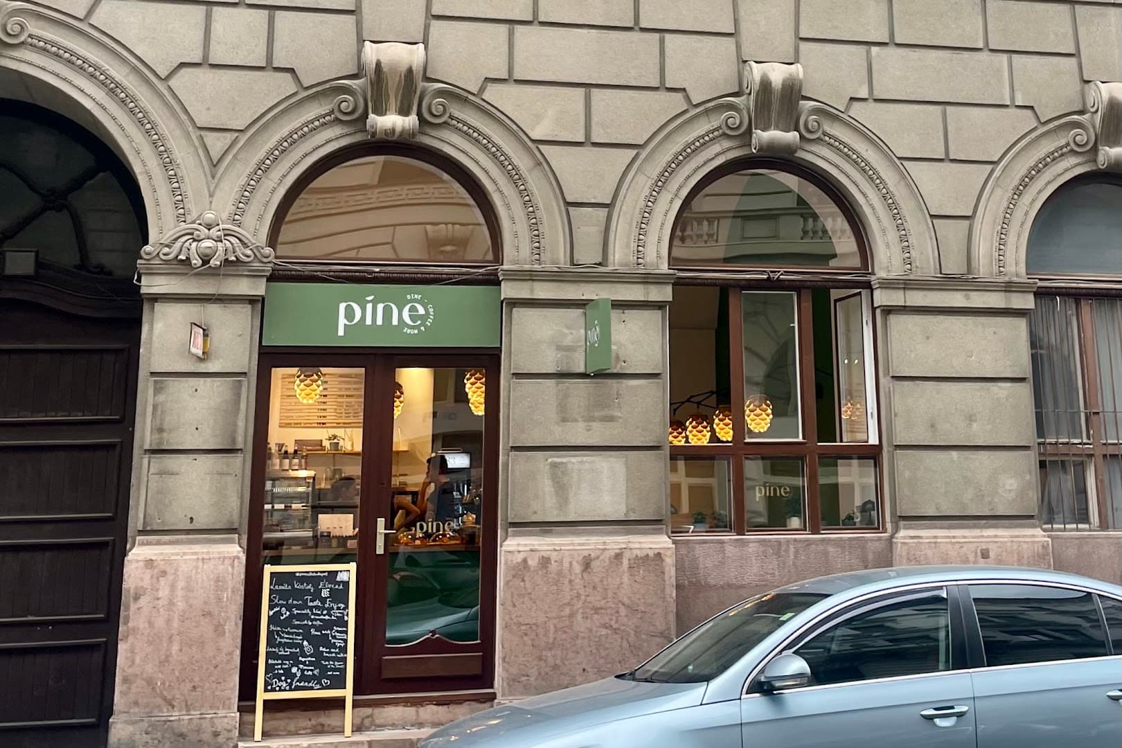 Pine - Coffee & More specialty coffee shop in Budapest - photo 8