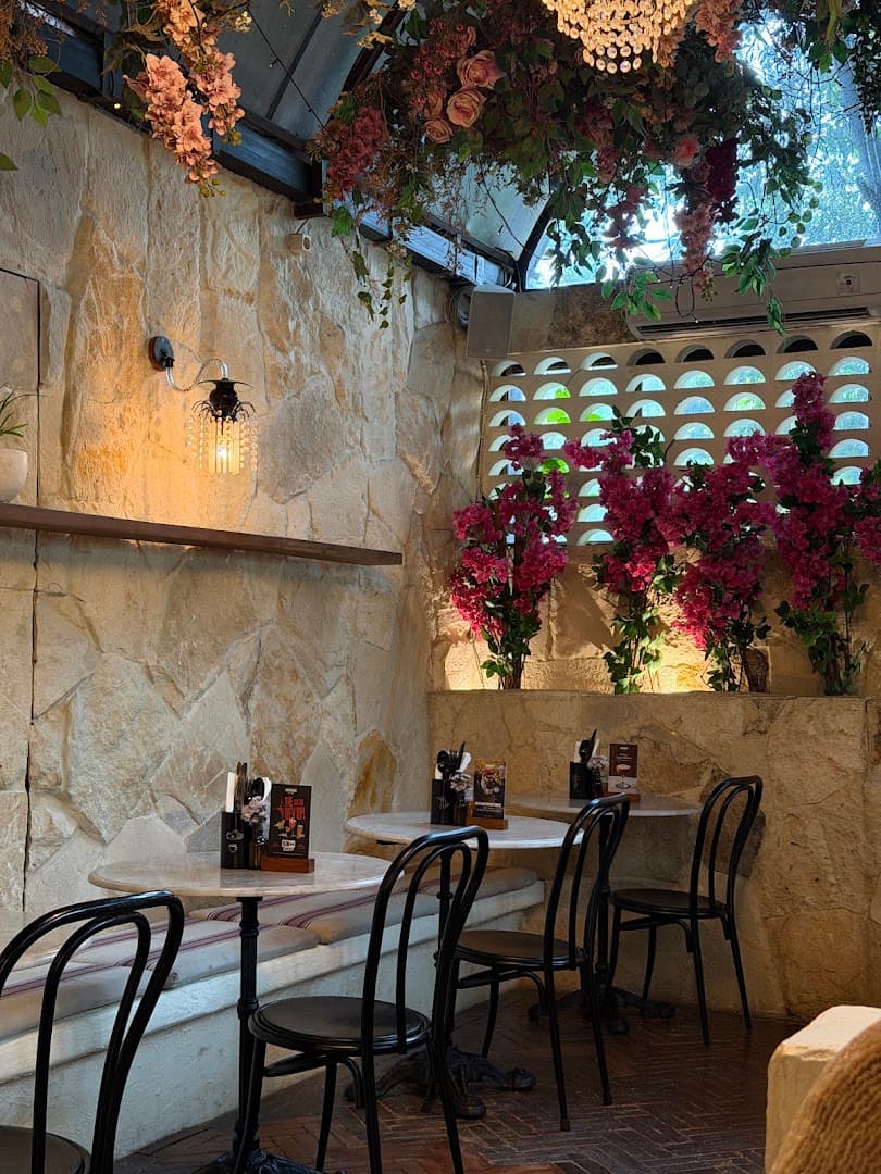Revolver Canggu - specialty coffee shop in Bali